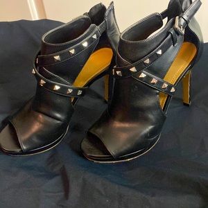 Marc Fisher size 8.5 peep toe heels